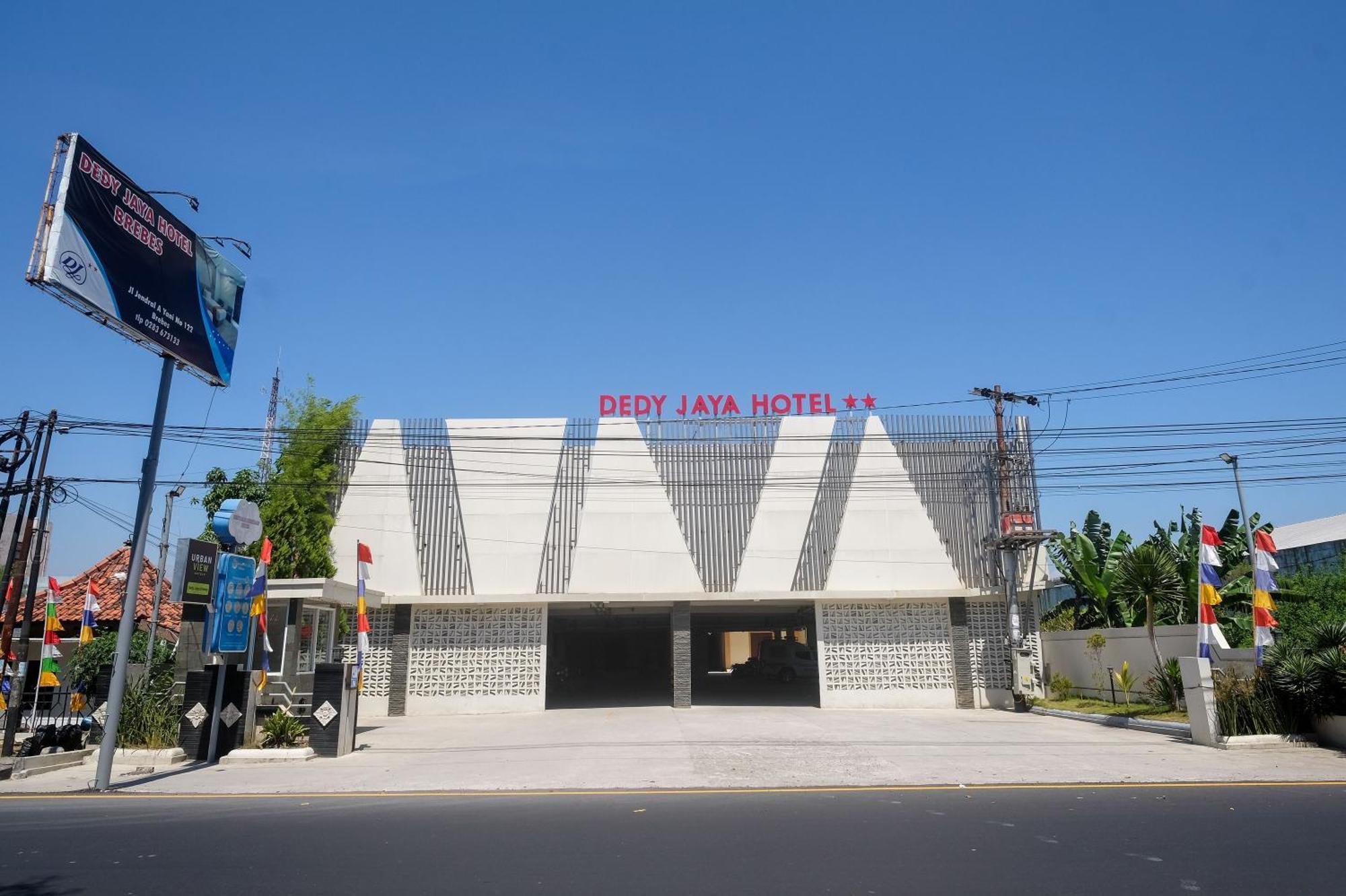 Urbanview Hotel Dedy Jaya Brebes Exterior foto